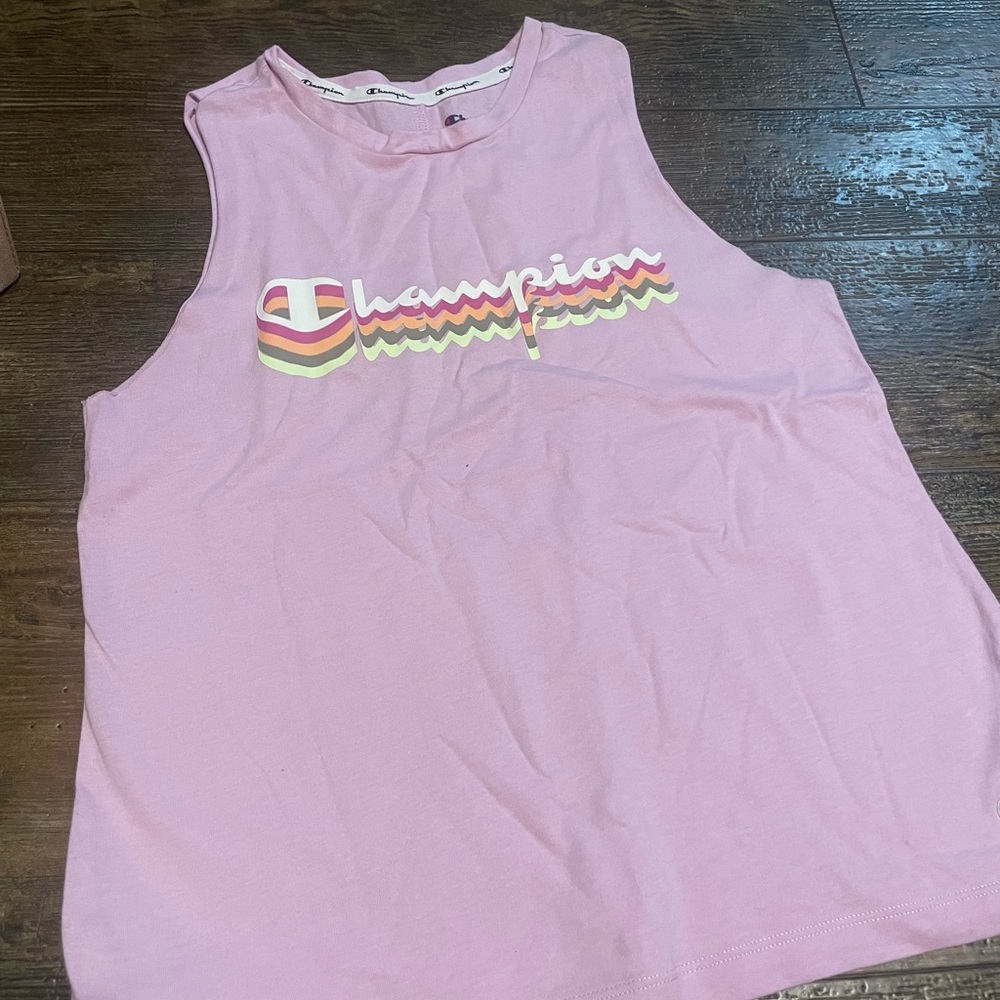 Champion Tee Size Small used once